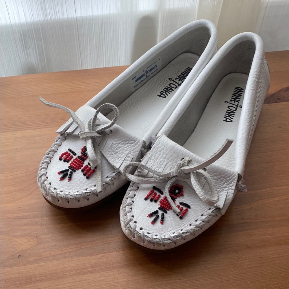 Minnetonka White and Red Moccasins with Bow